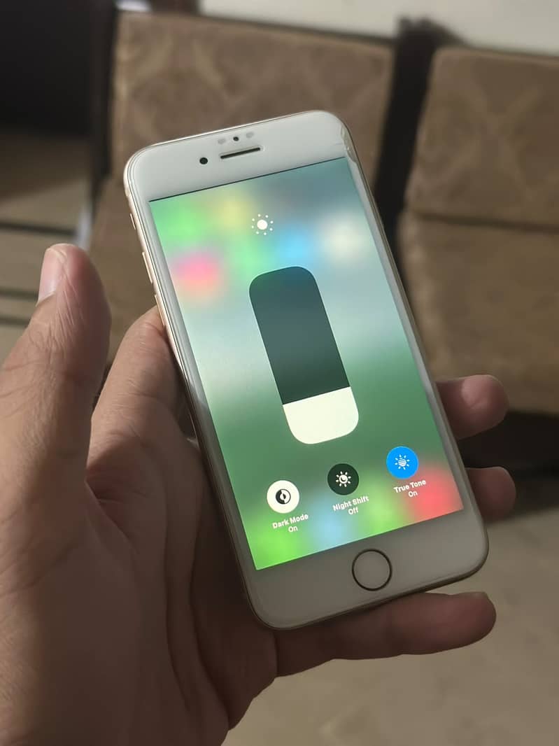 Apple iPhone 8 6