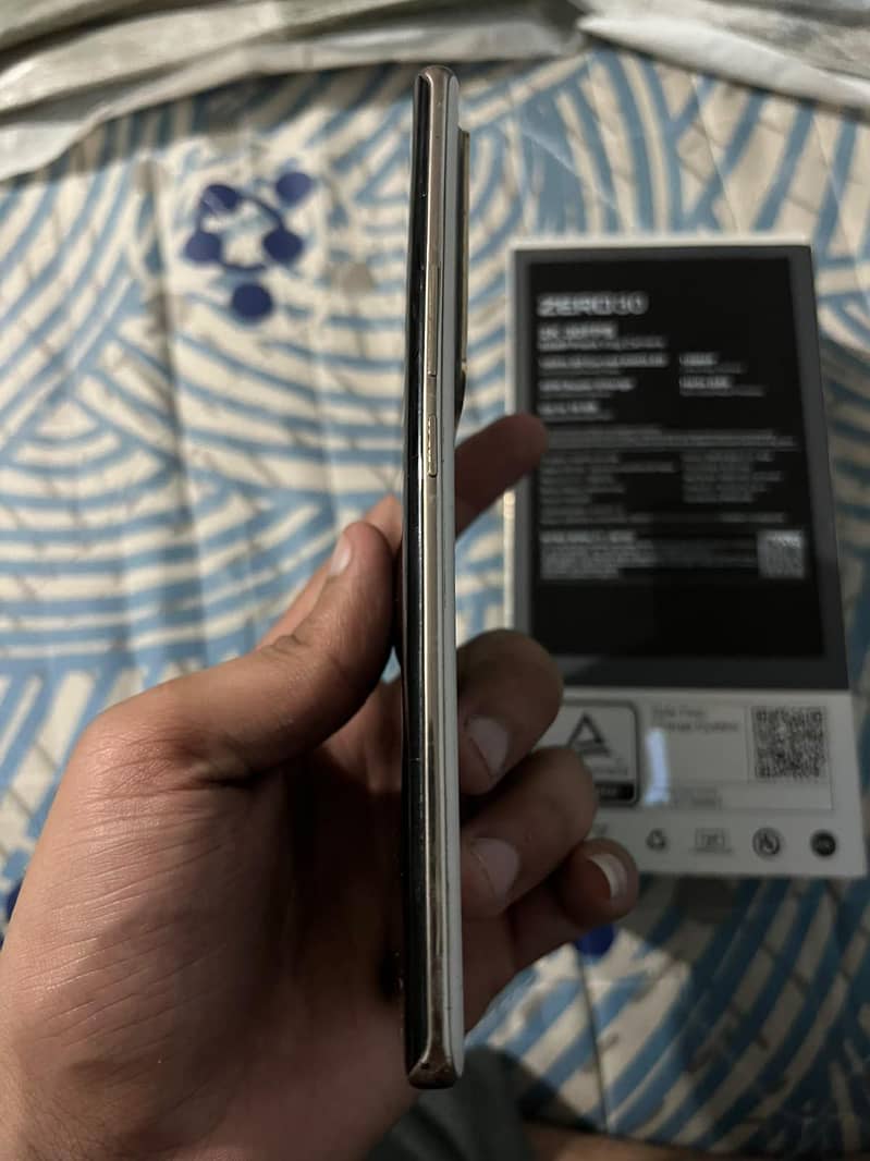 Infinix Zero 30 3