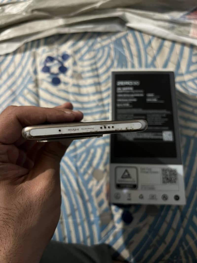 Infinix Zero 30 7