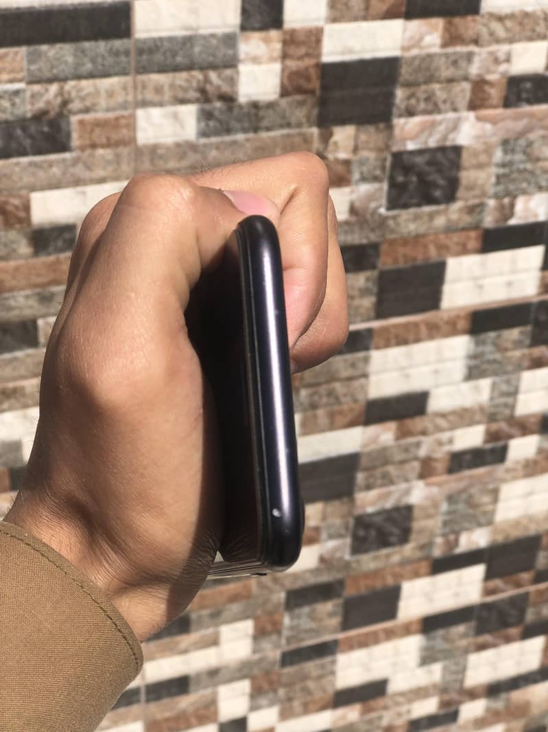 Apple iPhone 7 3