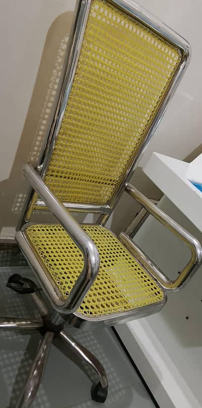 Total steel chair 100 percent