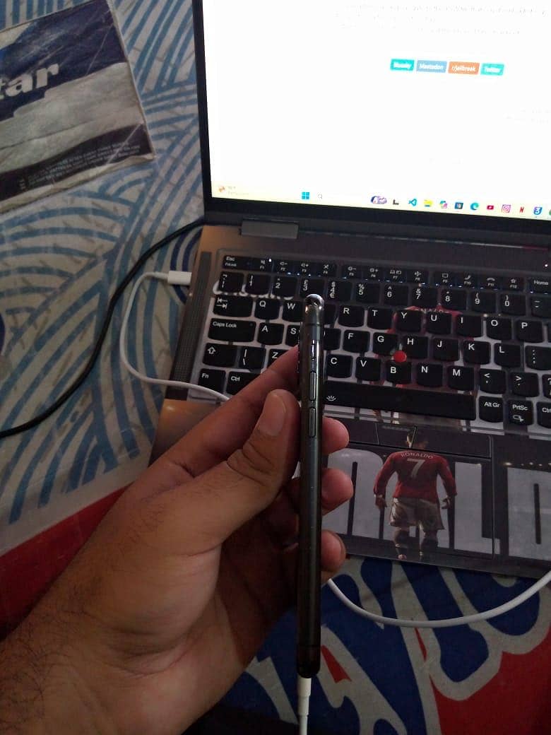 Apple iPhone 11 Pro 1