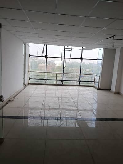 2800 SQ FEET OFFICE SPACE AVAIL ABALE FOR RENT AT SUSAN ROAD FAISALABAD