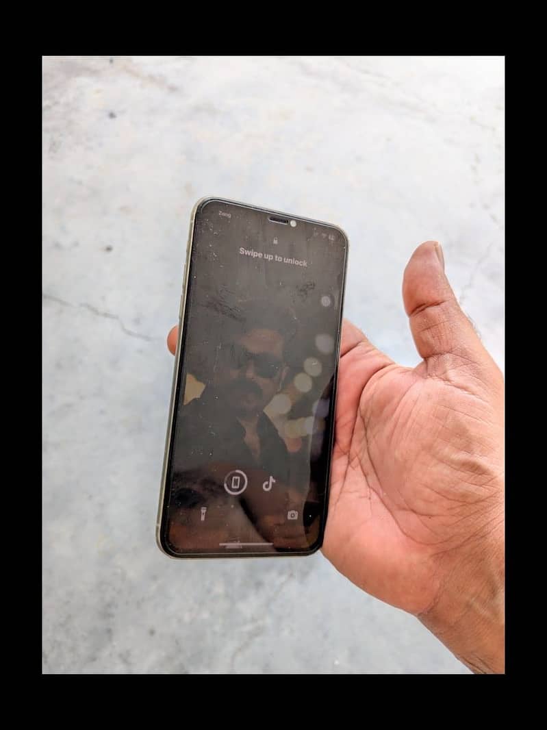 Apple iPhone 11 Pro Max 0