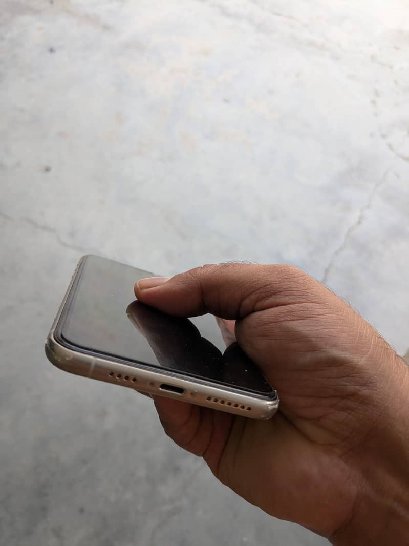 Apple iPhone 11 Pro Max 3
