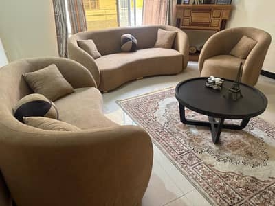 Elegant 7 seater sofa with centre table