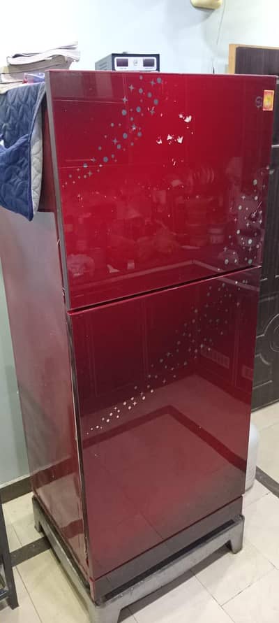 Large Frig , freezer good condition