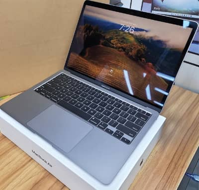 Selling Apple MacBook Air M1 (8GB RAM / 256GB SSD) - Space Gray
