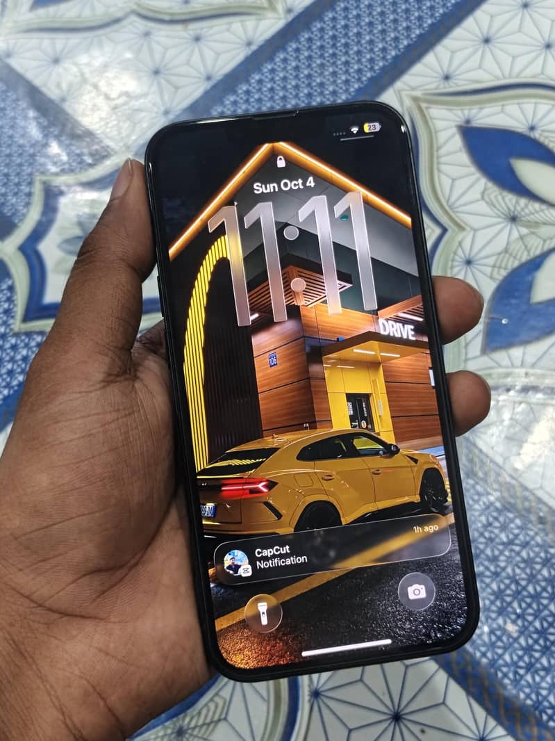 Apple iPhone 13 2