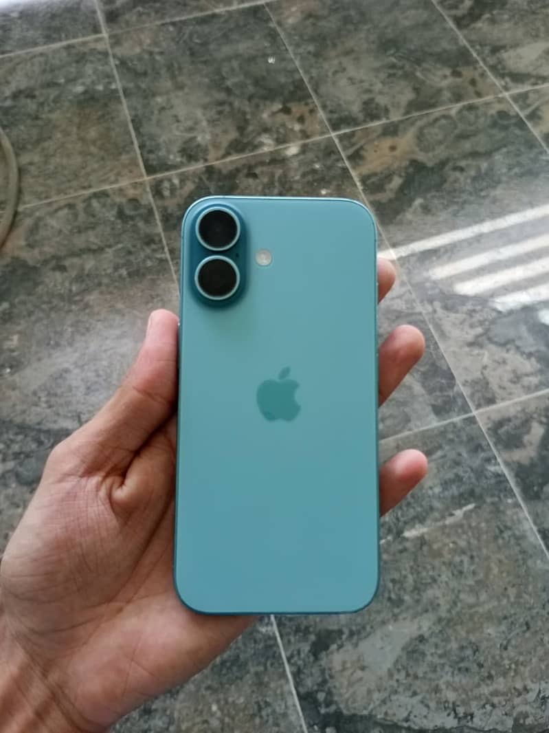 Apple iPhone 16 0