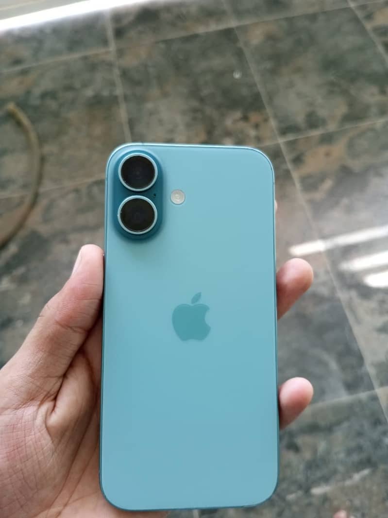 Apple iPhone 16 1