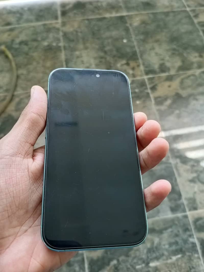 Apple iPhone 16 2