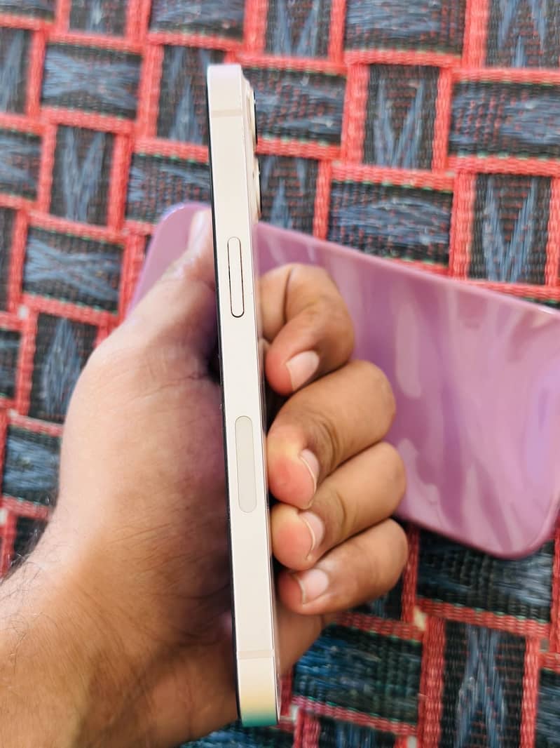 Apple iPhone 13 3