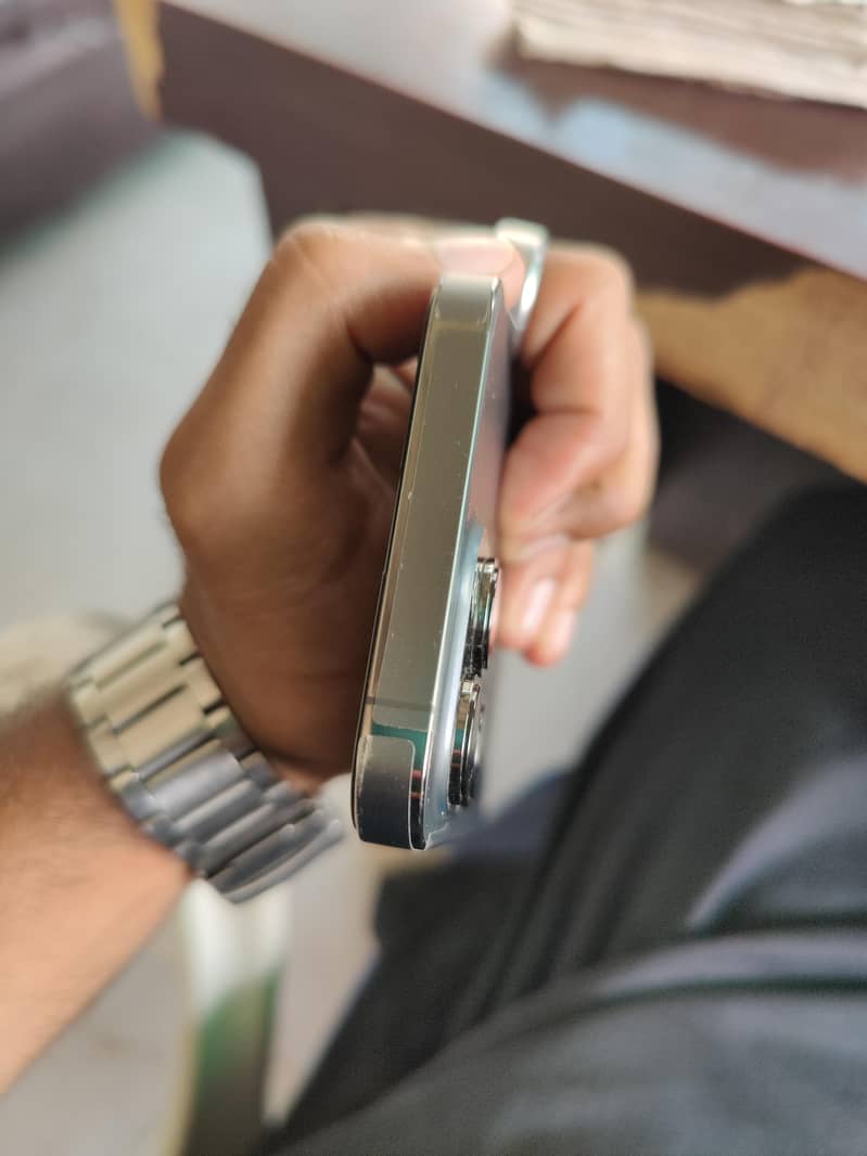 Apple iPhone 13 Pro 3