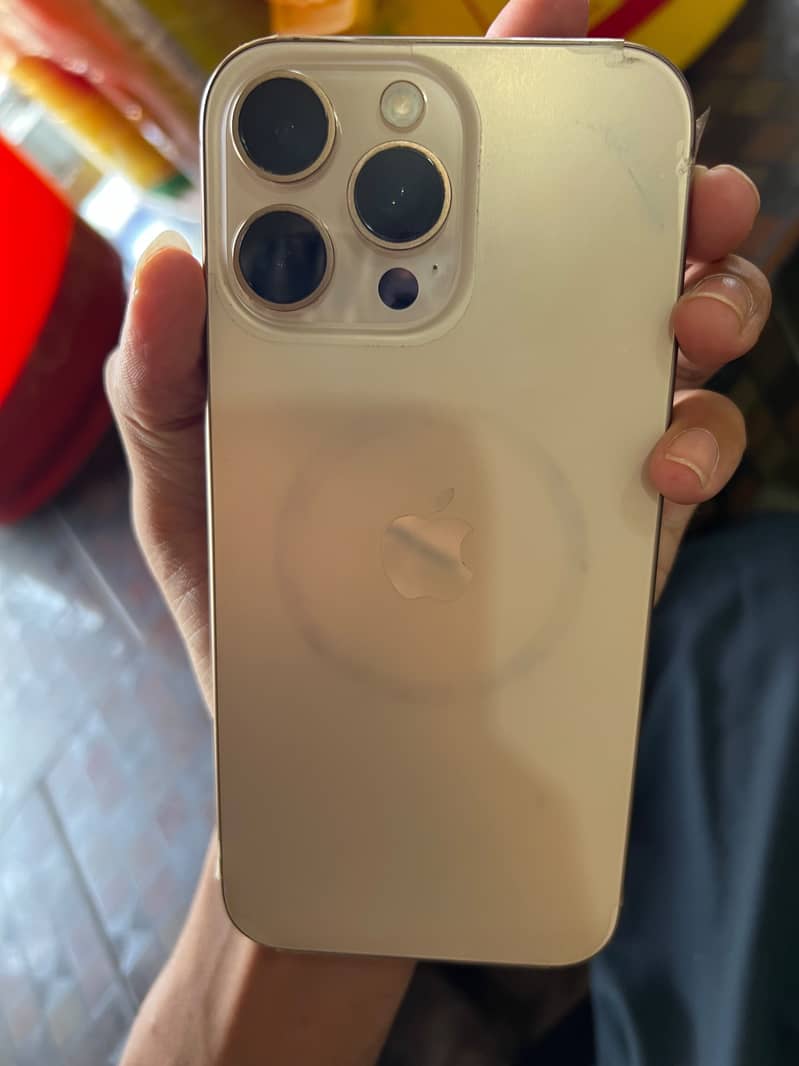 Apple iPhone 16 Pro Max 2