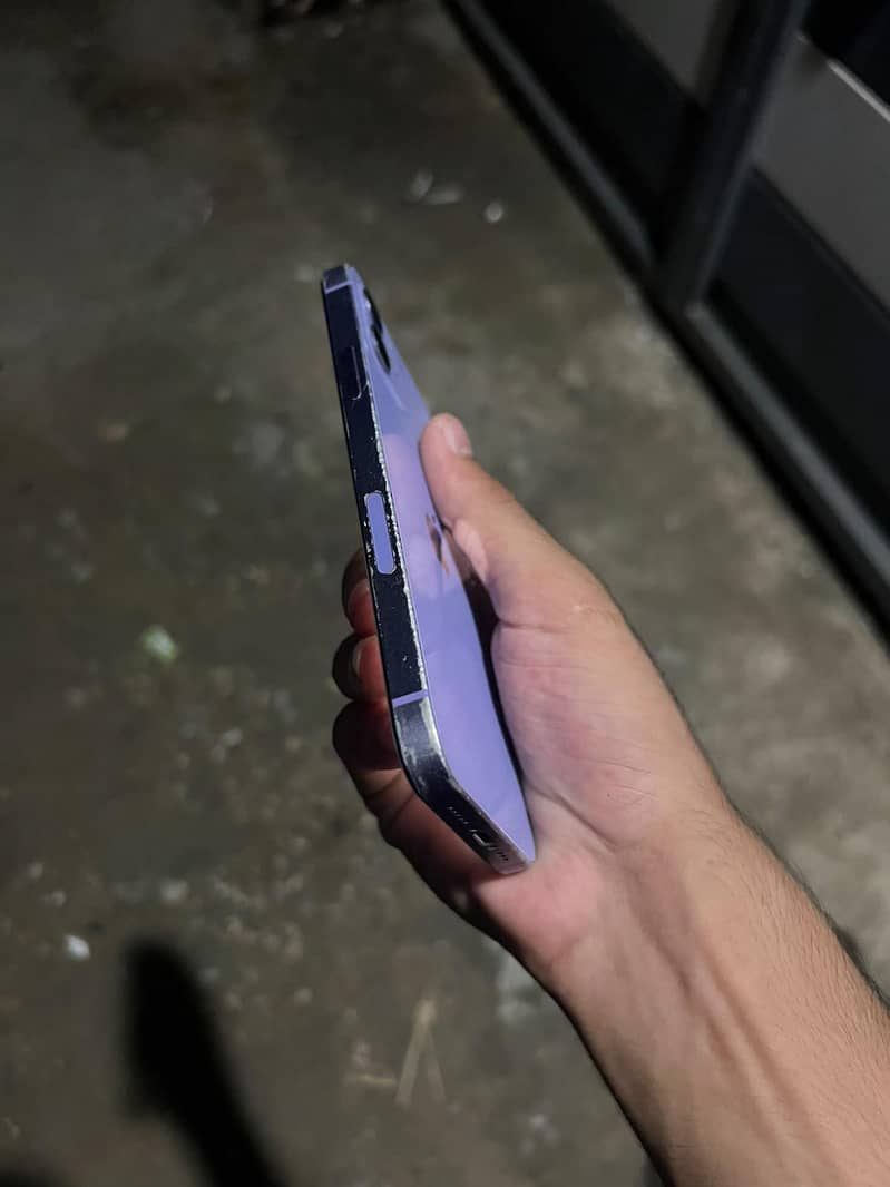 Apple iPhone 12 5