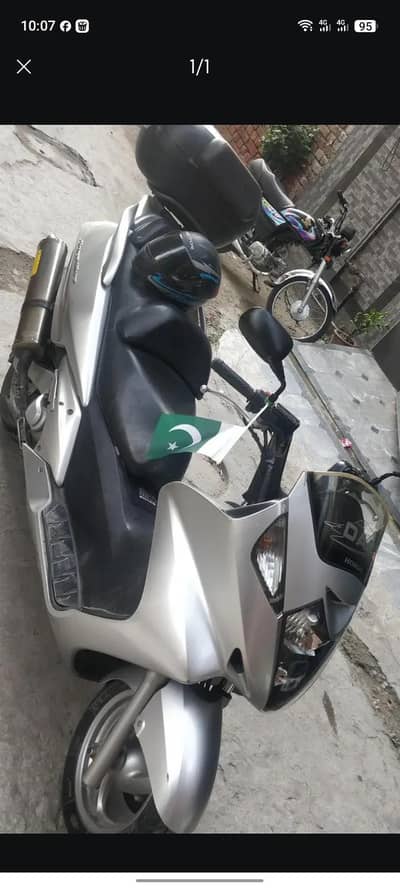 Honda sliver Wing Kawasaki GTO 125