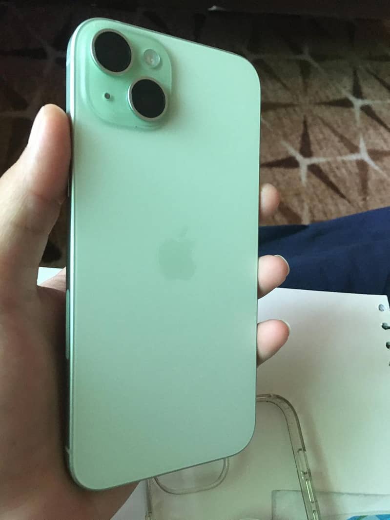 Apple iPhone 15 plus 0