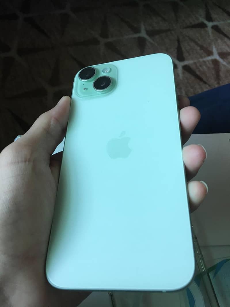 Apple iPhone 15 plus 3
