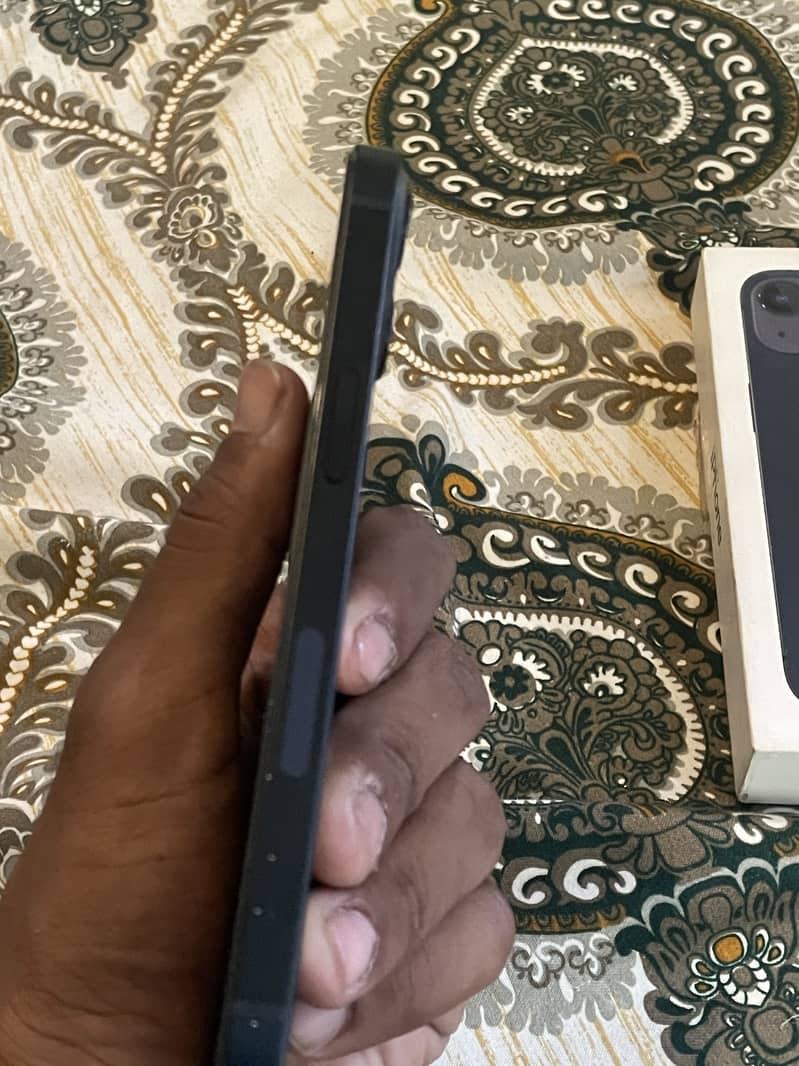 Apple iPhone 13 1