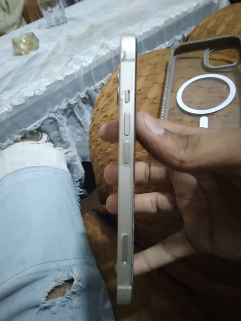 Apple iPhone 13 0