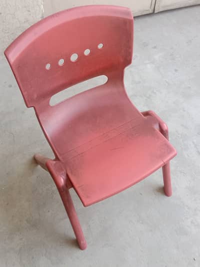 Used chairs 70 . . . 1 chair = 700rs
