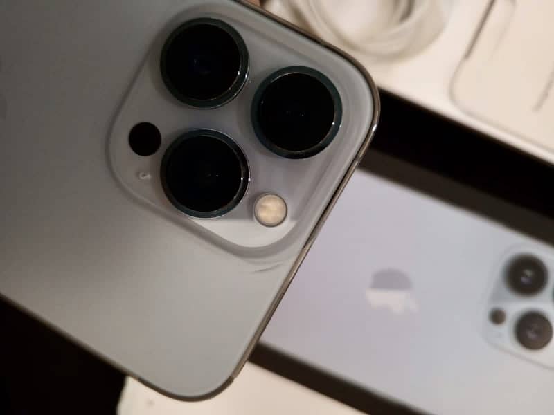 Apple iPhone 13 Pro 4