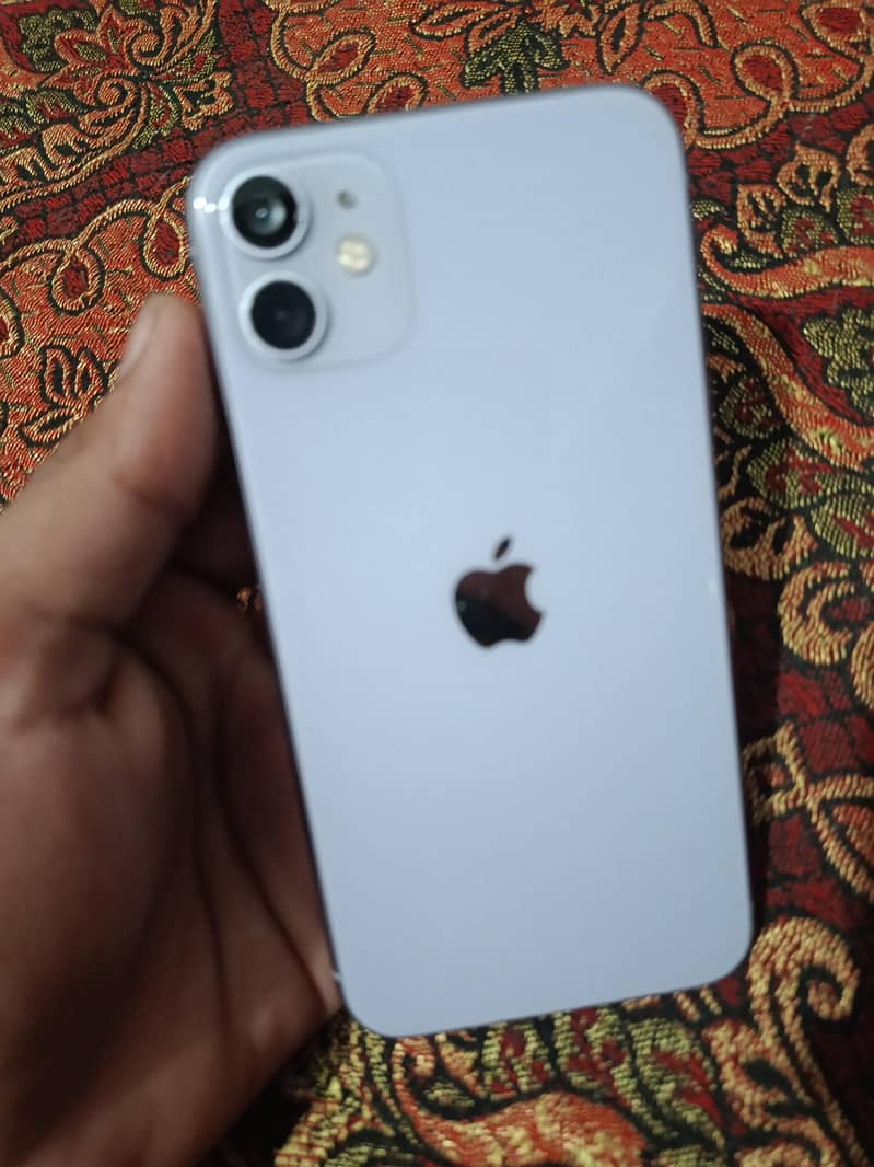 Apple iPhone 11 4