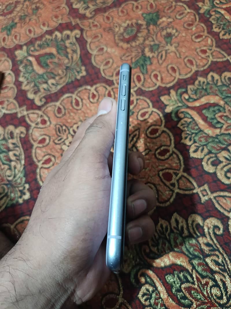 Apple iPhone 11 5