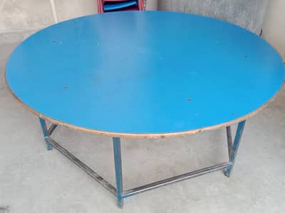 Round Dinning table