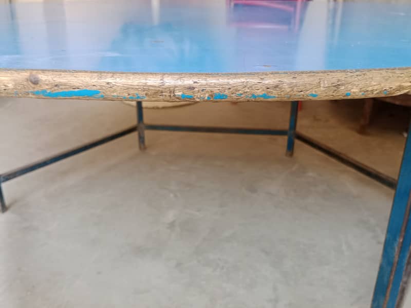 Round Dinning table 1