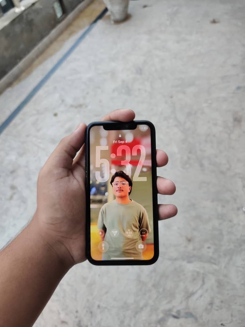 Apple iPhone 11 3