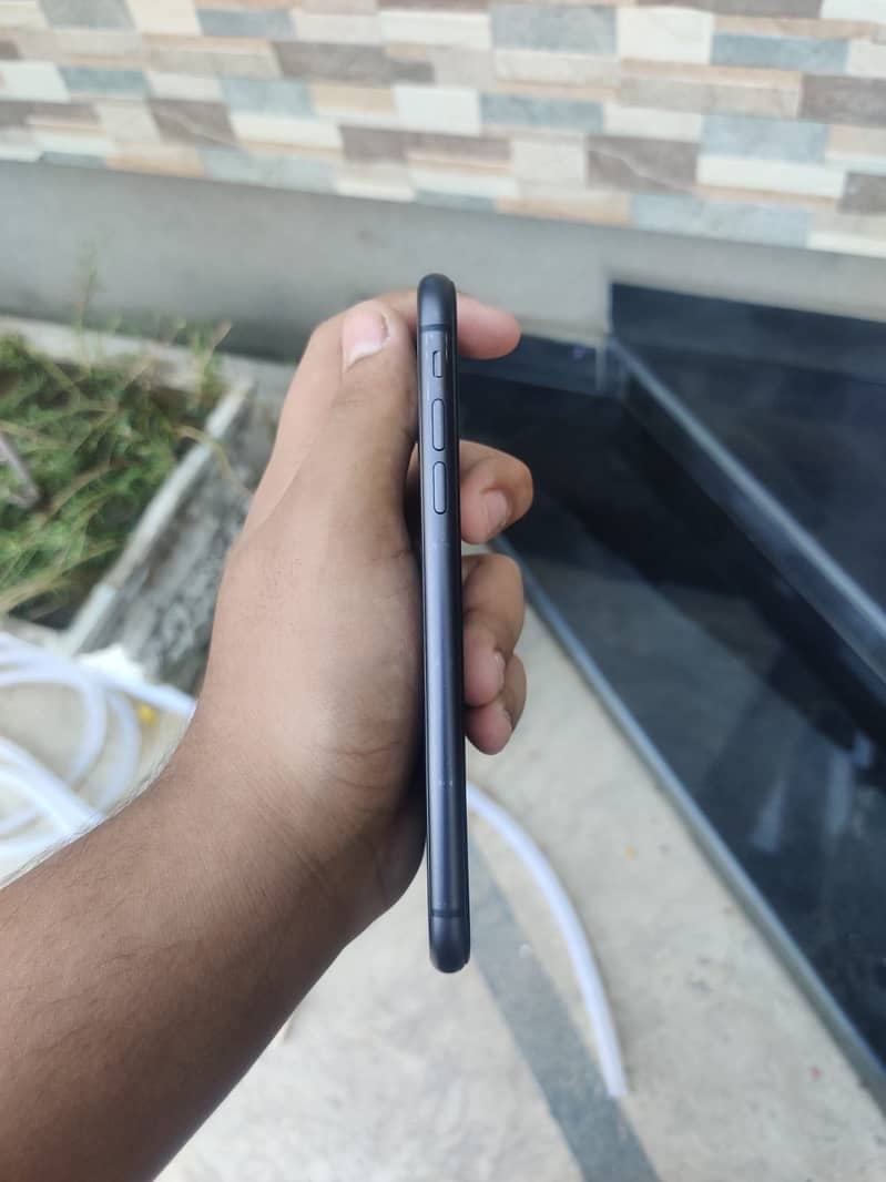 Apple iPhone 11 5