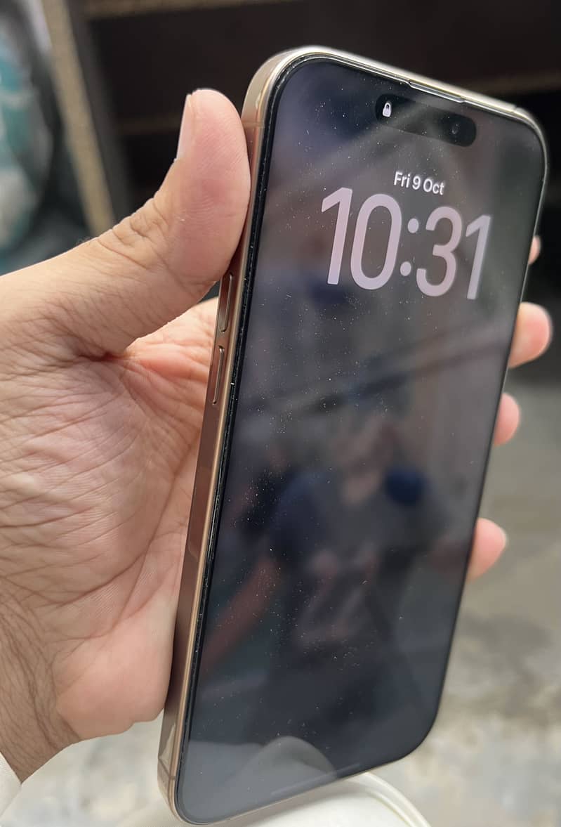 Apple iPhone 16 Pro Max 3