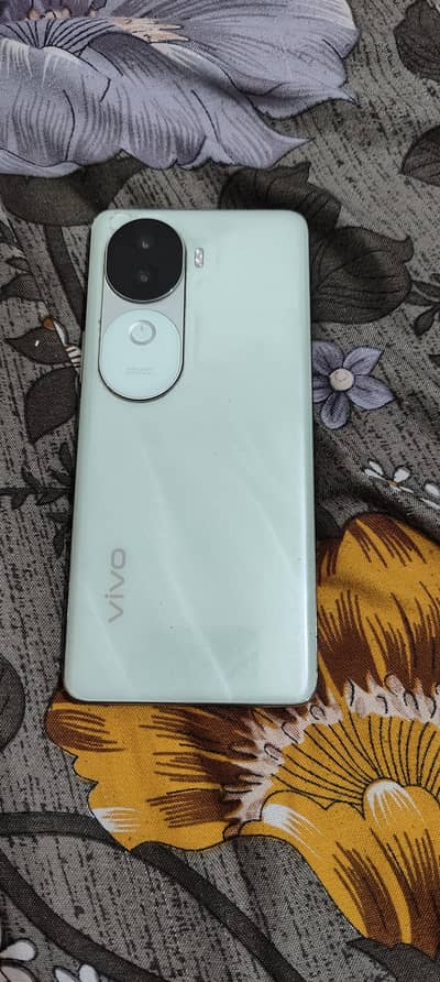 Vivo V40e