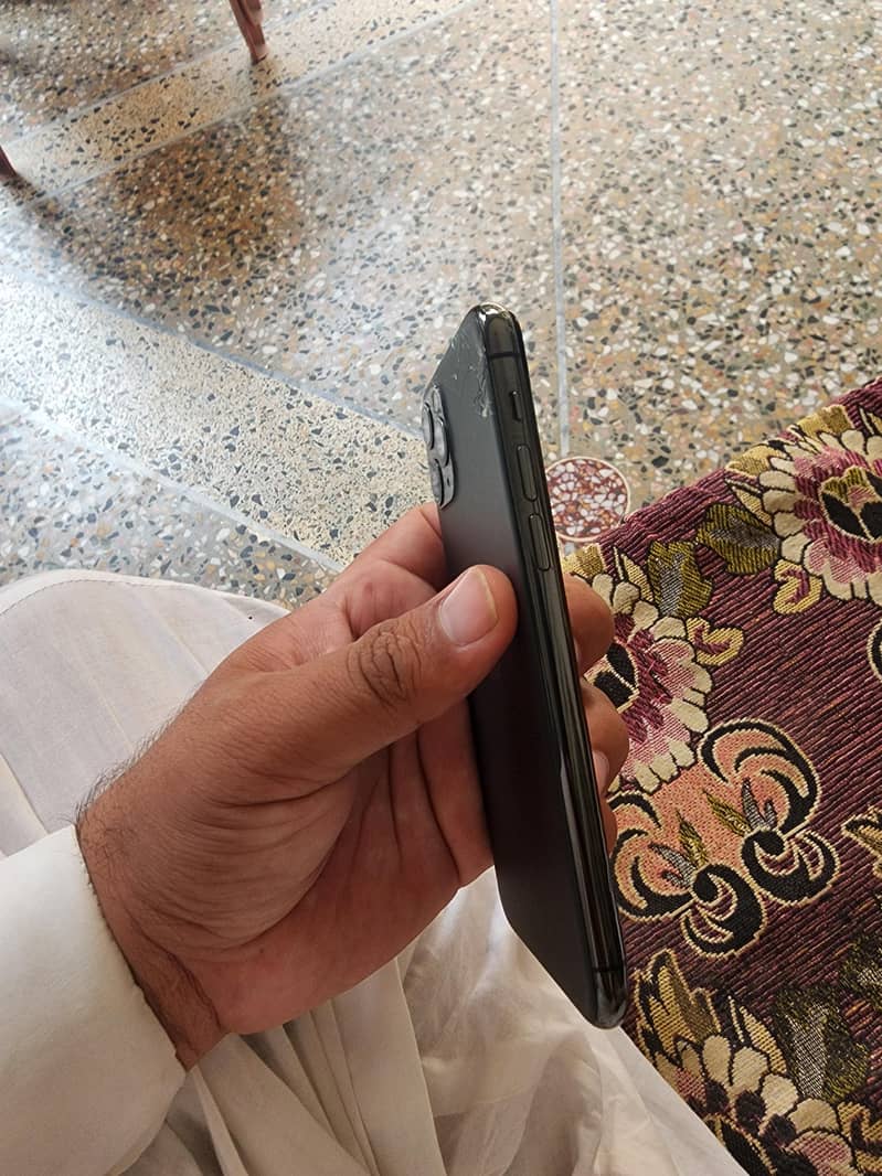 iphone 11 pro 3