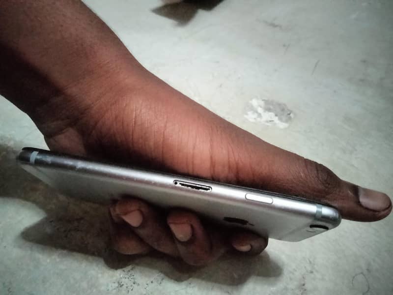 Apple iPhone 6 4