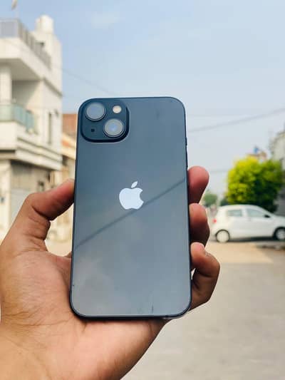 Apple iPhone 13