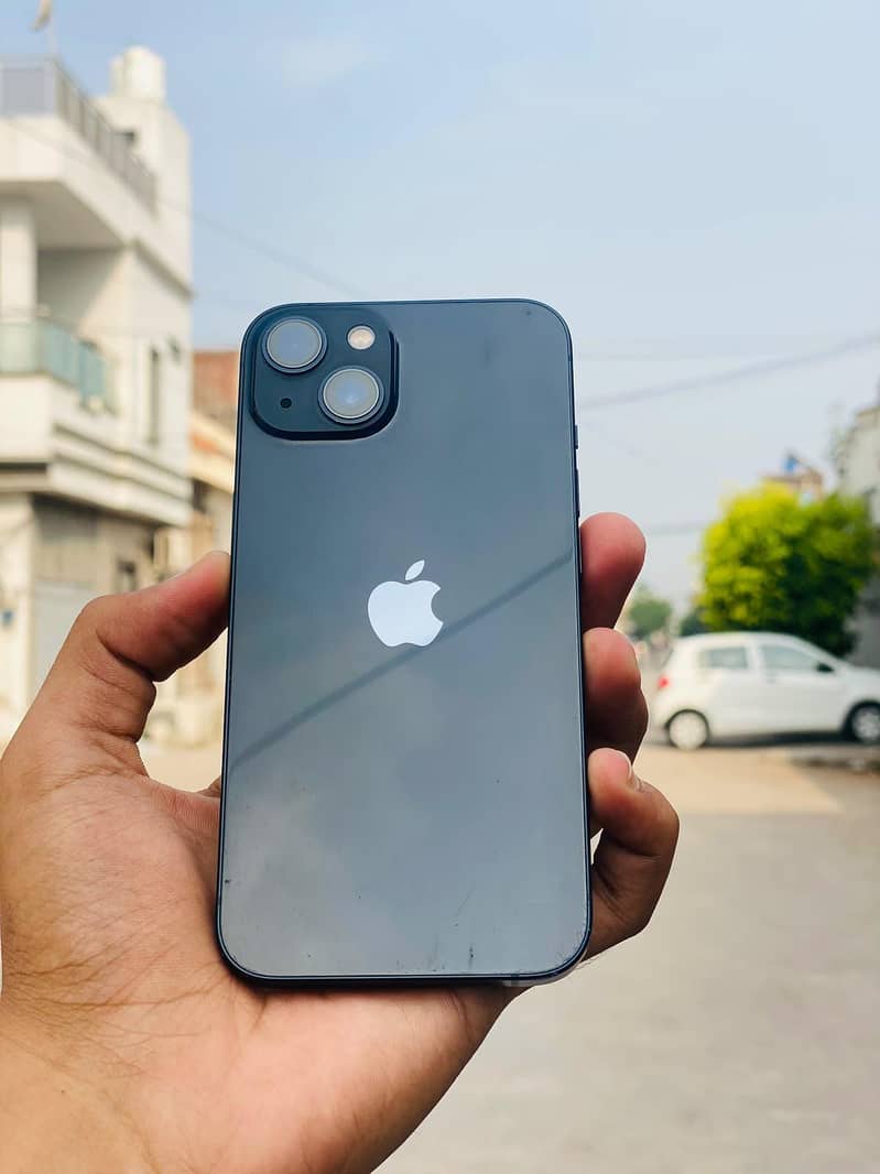 Apple iPhone 13 0