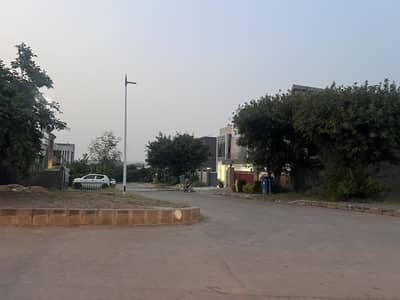 10 Marla plot for sale