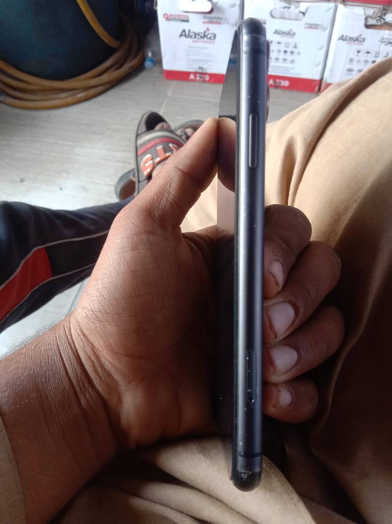 Apple iPhone 11 5