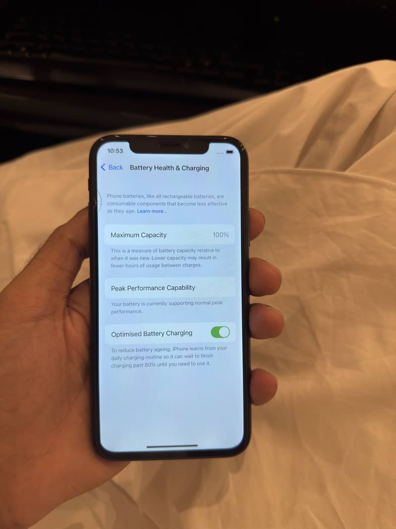 Apple iPhone X 4