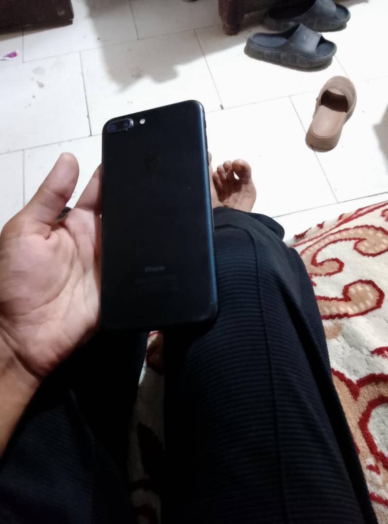 Apple iPhone 7 Plus 1