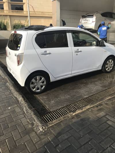 Daihatsu Mira 2011