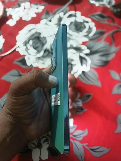 Vivo V25 12/256