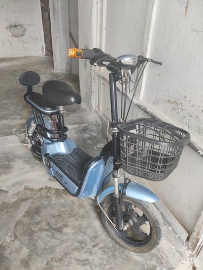 EV kids scooty