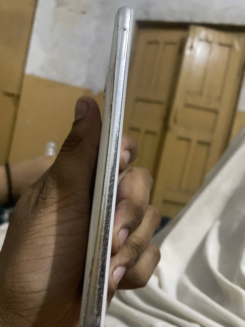 Sharp Aquos R2 READ ADD 3