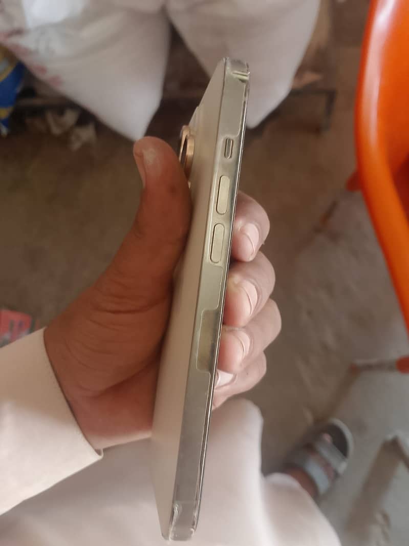 Apple iPhone 14 Pro 1