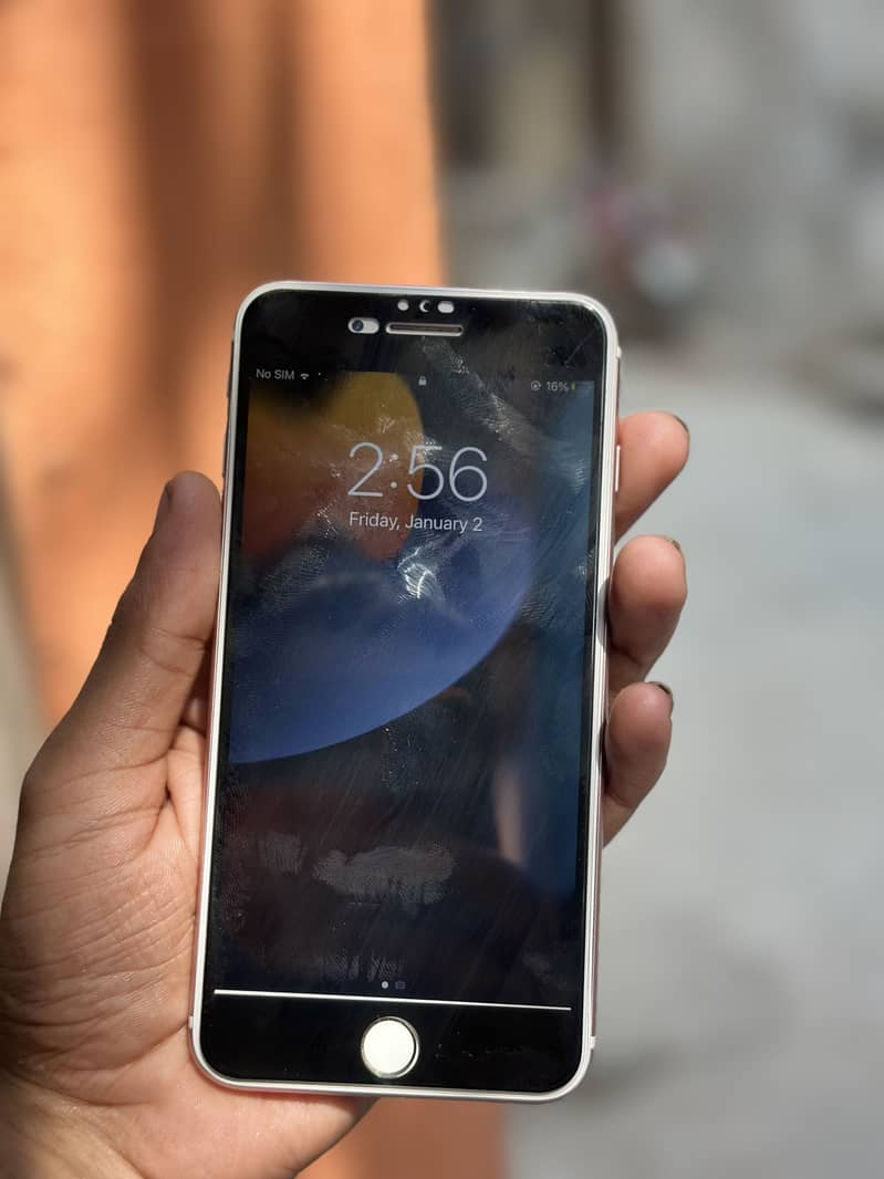 Apple iPhone 7 Plus 0