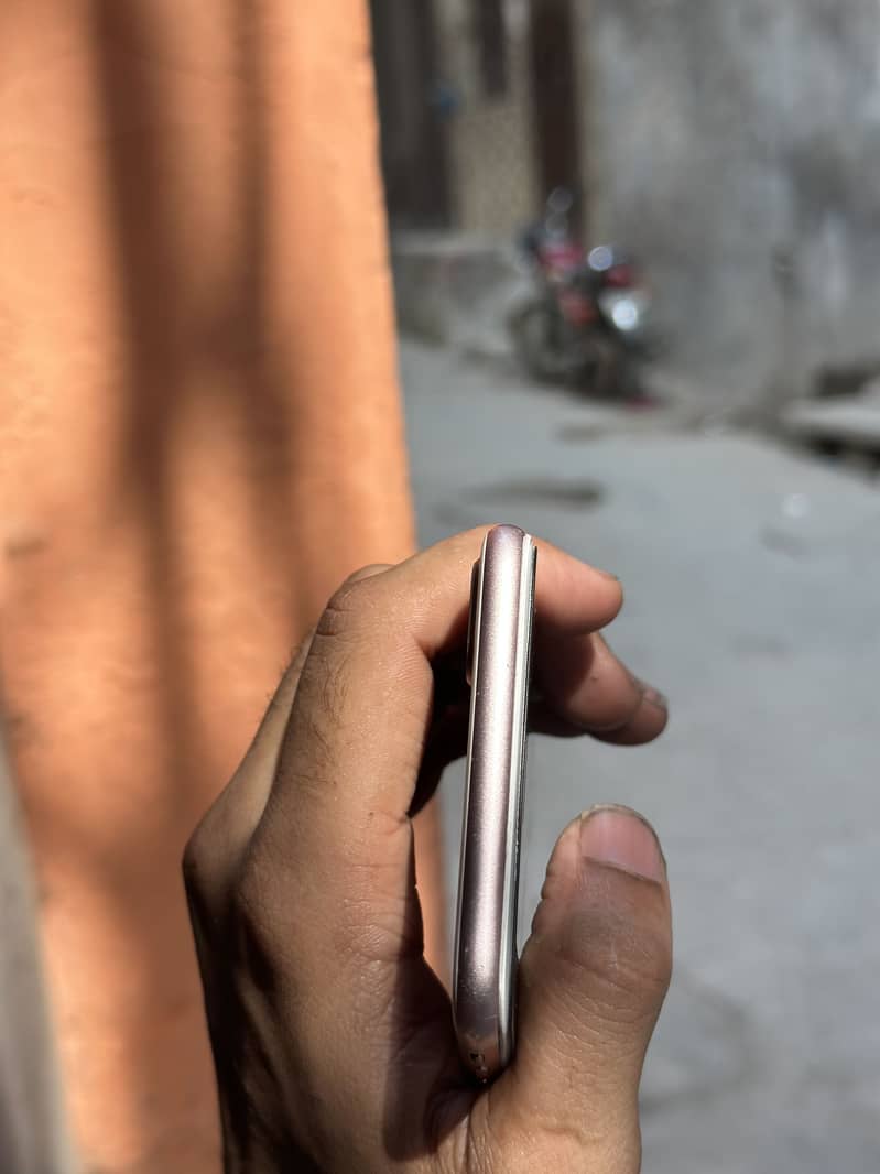 Apple iPhone 7 Plus 1